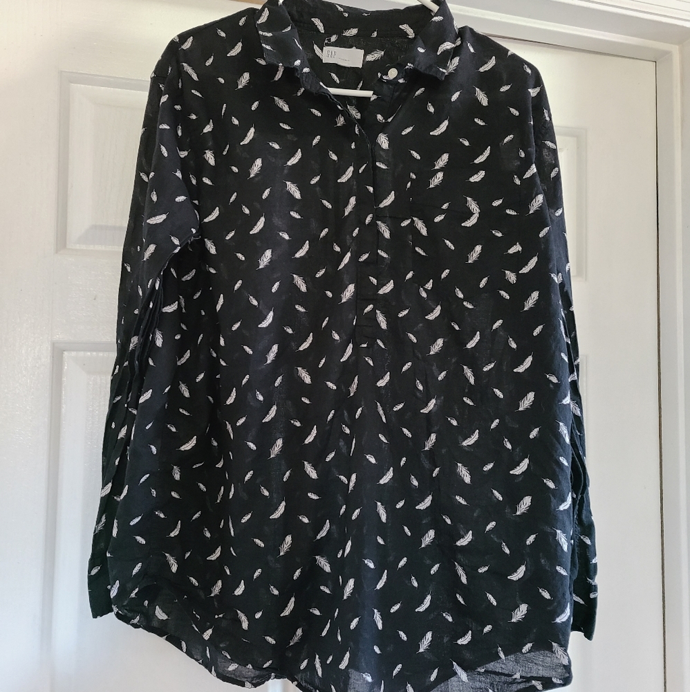 ❄B1G2 ❄ GAP button up blouse